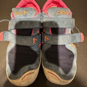 Plae shoes kids
